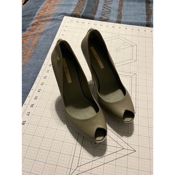 Women's Melissa Heels Size 8 Green - Picture 1 of 7